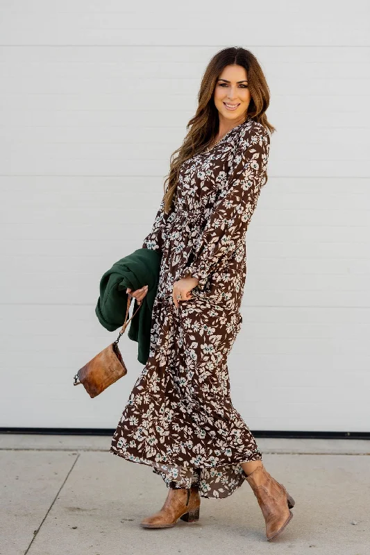 Sleeveless Maxi Dresses for a Minimalist StyleFloral Long Sleeve Tie Waist Dress
