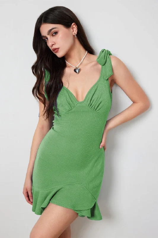 "Bodycon dresses for women to show off curves"Green Short Bodycon Party Dress with Ruffles "Bodycon dresses for women to show off curves"Green Short Bodycon Party Dress with Ruffles