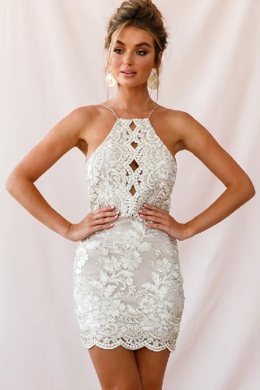 "Striped dresses for women with a classic touch"Havilah Halterneck Embroidery Dress Gold "Striped dresses for women with a classic touch"Havilah Halterneck Embroidery Dress Gold
