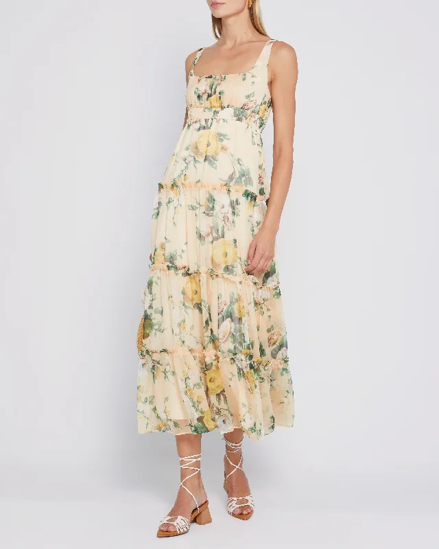 Maxi Dresses with Geometric Patterns for a Modern TwistScarlet Maxi Dress