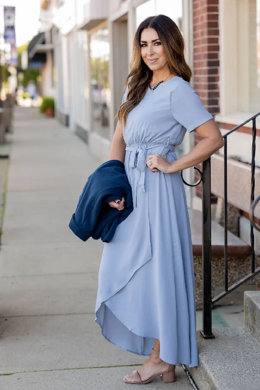 Maxi Dresses for College Graduation PhotoshootsShort Sleeve Wrap Bottom Maxi Dress