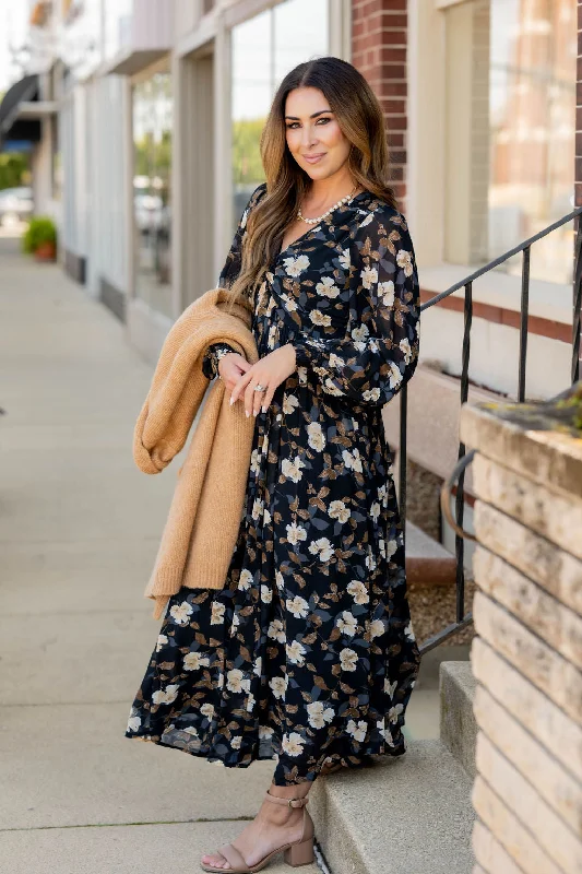 Maxi Dresses Ideal for Tropical GetawaysStunning Floral Twist Top Maxi Dress