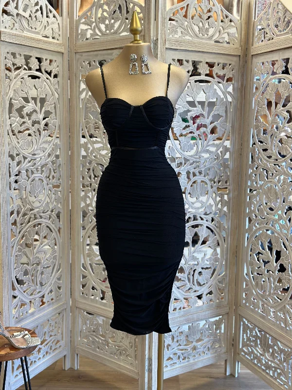 Midi dress for a wedding as a guest in a more casual weddingBlack Satin Trim Midi Dress Midi dress for a wedding as a guest in a more casual weddingBlack Satin Trim Midi Dress