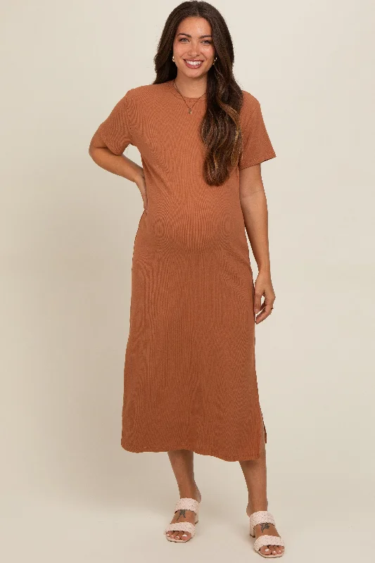 Printed - animal - pattern midi dress for a wild and trendy lookCamel Short Sleeve Side Slit Maternity T-Shirt Midi Dress
