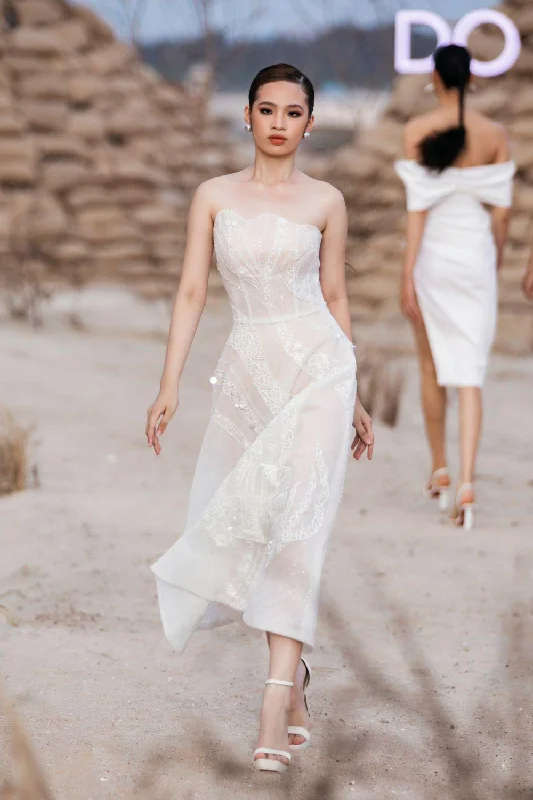 Midi dress for a barbecue with friends and familyHailey A-line Curved Neck Linen Midi Dress