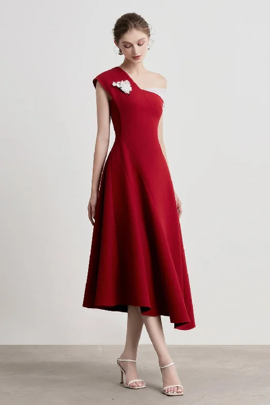 Tea - length midi dress for a classic and elegant lengthHazel A-line Asymmetric Sleeved Punto Midi Dress