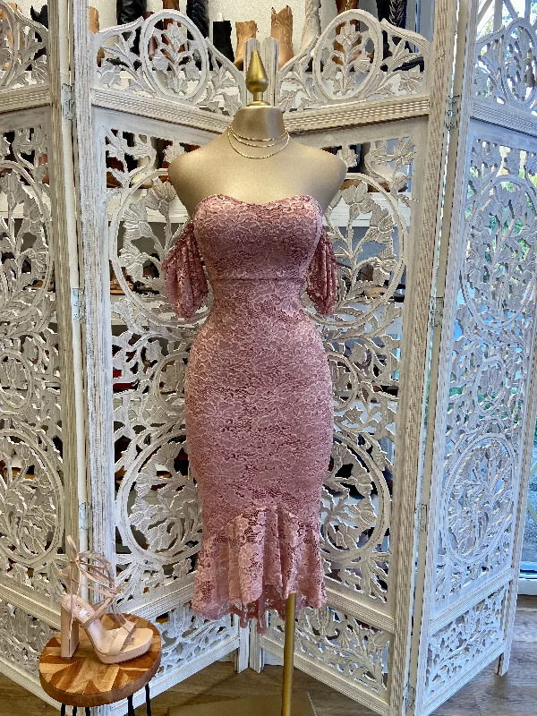 Backless midi dress for a sexy and glamorous appearanceLace Midi Dress