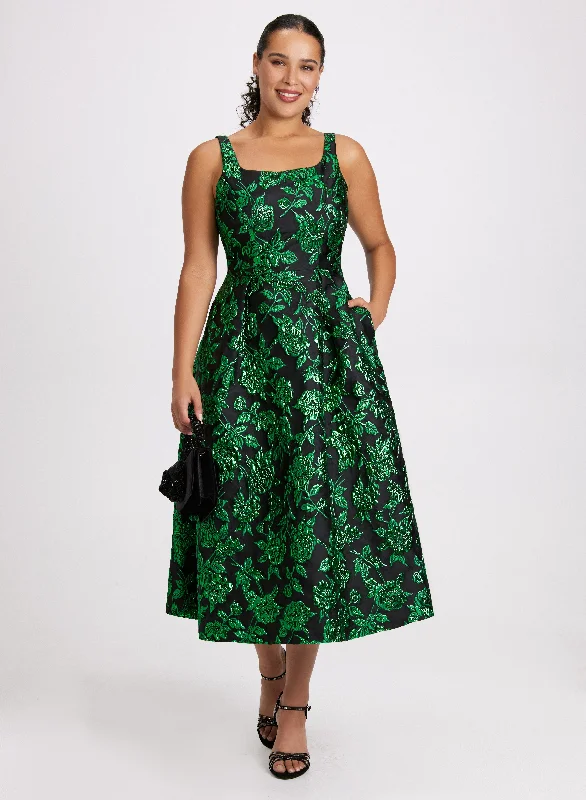 Mesh Paneled Party Dresses with Beaded Appliques for Ladies' Modern EdgeMetallic Jacquard Dress Mesh Paneled Party Dresses with Beaded Appliques for Ladies' Modern EdgeMetallic Jacquard Dress
