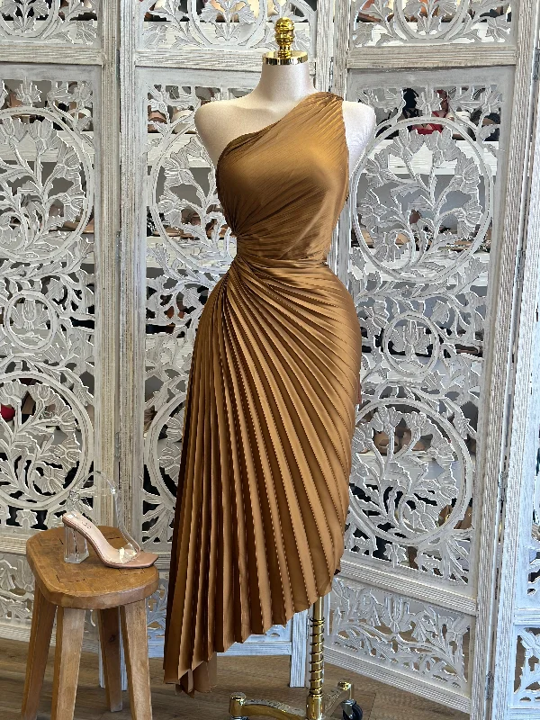 Sleeveless Chiffon Party Dresses with Slit for Ladies' Cocktail PartiesRust Pleated Cutout Dress- Slightly Stretchy, Estira Poco Sleeveless Chiffon Party Dresses with Slit for Ladies' Cocktail PartiesRust Pleated Cutout Dress- Slightly Stretchy, Estira Poco