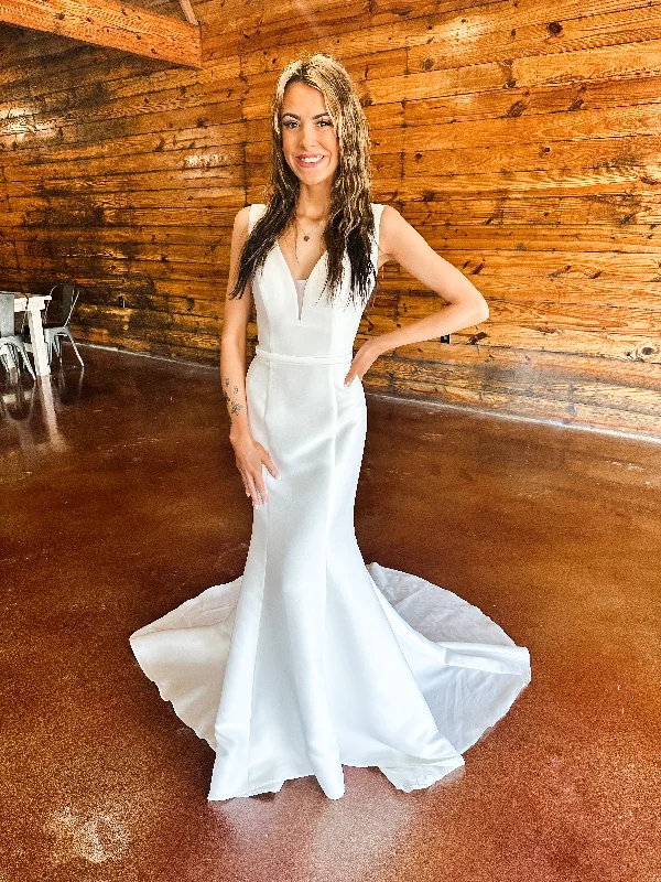 Wedding Dresses with Puff Sleeves and A Line Skirt for a Retro CharmAlex Wedding Dress Wedding Dresses with Puff Sleeves and A Line Skirt for a Retro CharmAlex Wedding Dress