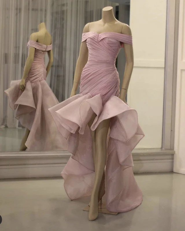 Wedding Dresses with Tulle Overlay and Beaded Bodice and High Low Hem and Embroidered Birds for a Dramatic and Graceful LookMermaid Wedding Dress Ruffles Pleated Off Shoulder Wedding Dresses with Tulle Overlay and Beaded Bodice and High Low Hem and Embroidered Birds for a Dramatic and Graceful LookMermaid Wedding Dress Ruffles Pleated Off Shoulder