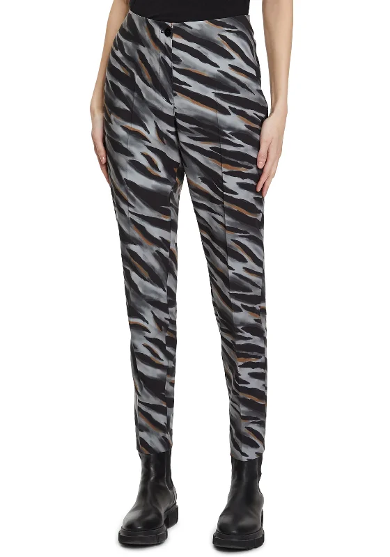 Pleated pants for women with a formal touchBetty Barclay Tiger Print Leggings, Black Multi Pleated pants for women with a formal touchBetty Barclay Tiger Print Leggings, Black Multi