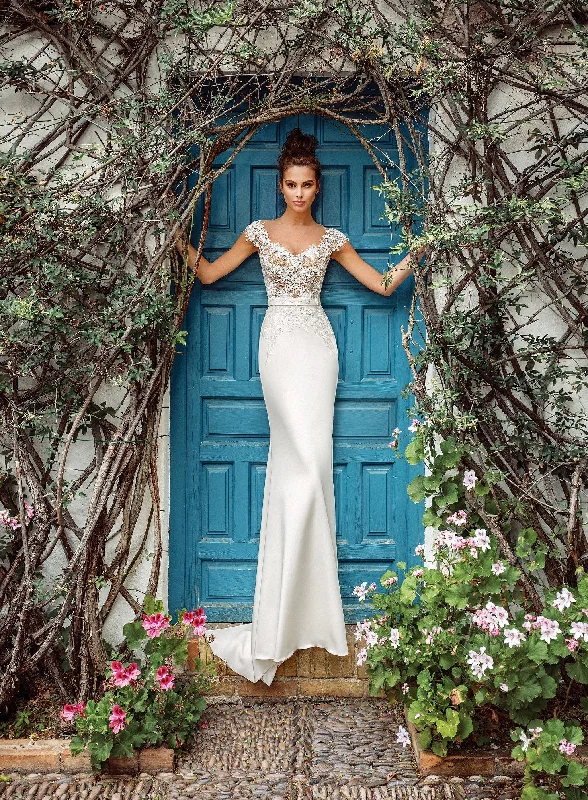 Velvet Wedding Dresses with Satin Trim for a Rich and Opulent LookCape Sleeve Mermaid Wedding Dress Velvet Wedding Dresses with Satin Trim for a Rich and Opulent LookCape Sleeve Mermaid Wedding Dress