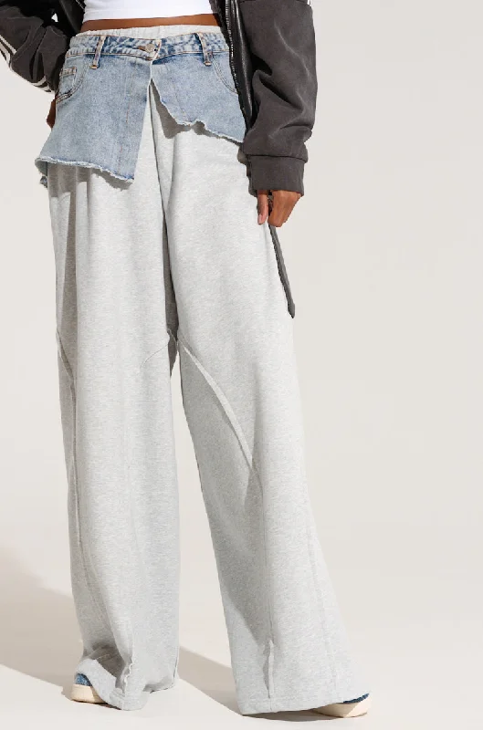 Solid color wide leg pants for women in a minimalist and stylish lookDYLAN DENIM BELTED SWEATPANT Solid color wide leg pants for women in a minimalist and stylish lookDYLAN DENIM BELTED SWEATPANT
