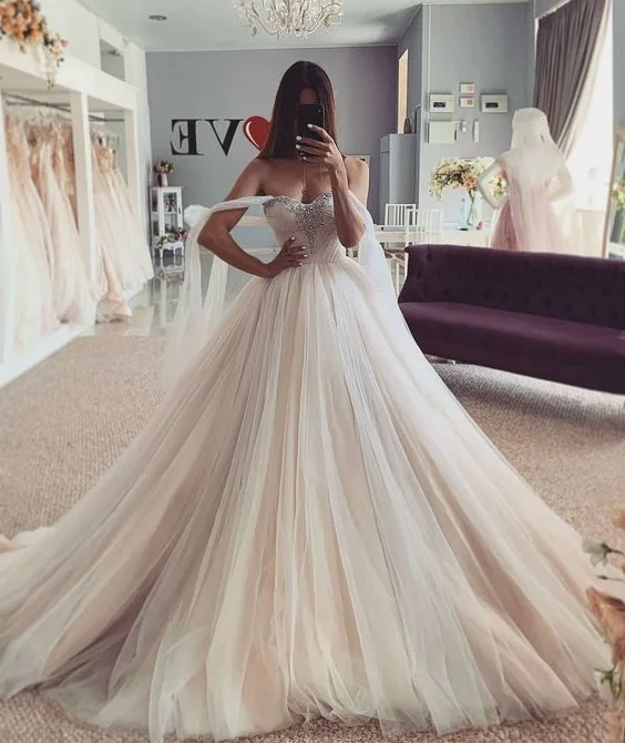 Taffeta Wedding Dresses with Pleated Bodice and A Line Skirt for a Structured Looklong wedding dresses 2021 sweetheart neck simple cheap Prom Dress cg16630 Taffeta Wedding Dresses with Pleated Bodice and A Line Skirt for a Structured Looklong wedding dresses 2021 sweetheart neck simple cheap Prom Dress cg16630