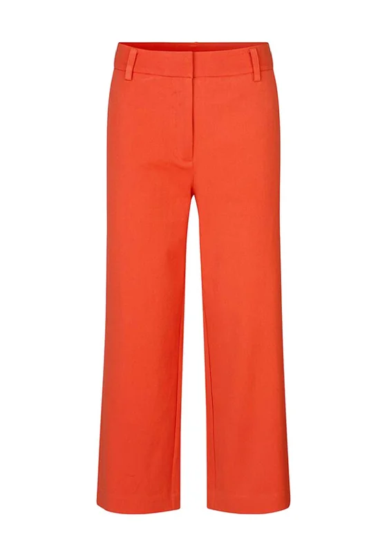 Houndstooth pants for women in a traditional printMasai Petia Cropped Trouser, Red Clay Houndstooth pants for women in a traditional printMasai Petia Cropped Trouser, Red Clay