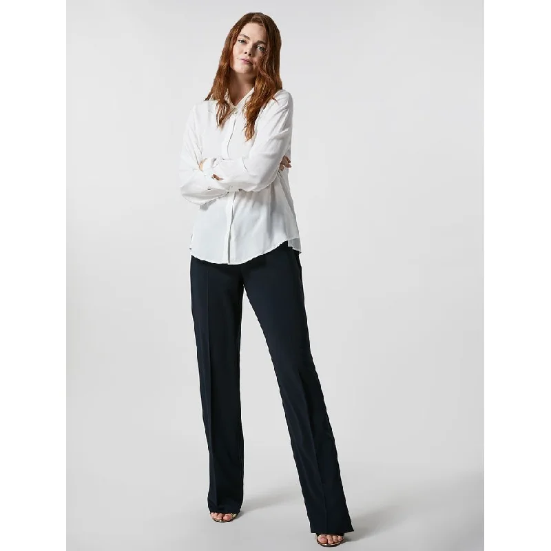 Distressed wide leg jeans for women in a trendy and relaxed styleRACHELE