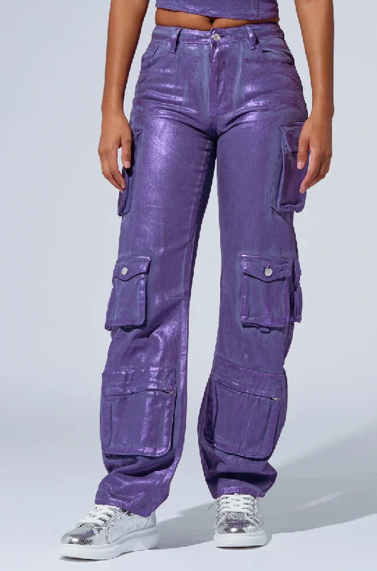 Midi length pants for women with eleganceTHE POWER OF LOVE DENIM CARGO PANT