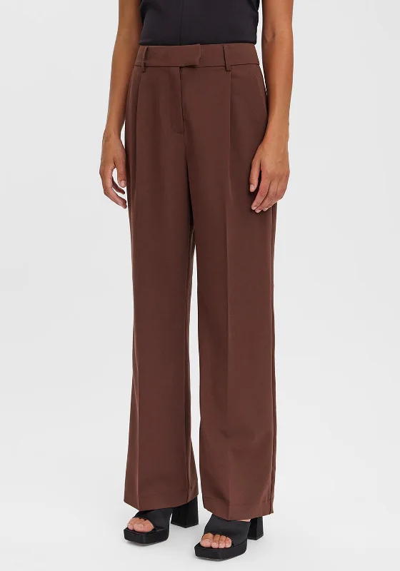 Pleated dress pants for women in a formal occasionVero Moda Zelda Wide Leg Trousers, Chicory Coffee