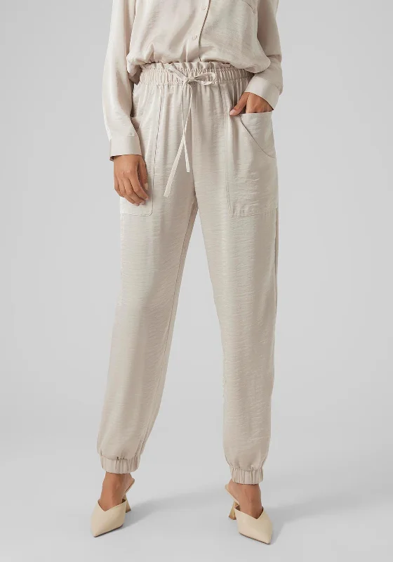 Pleated wide leg jeans for women in a formal and trendy styleVero Moda Mary Dana High Waist Trousers , Pumice Stone