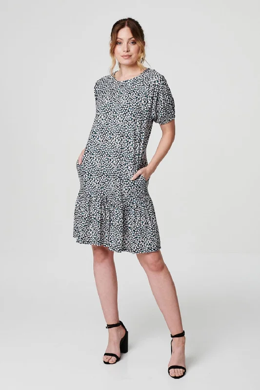 "Lace dresses for women for a romantic and elegant look"Ditsy Floral Short Tiered Dress "Lace dresses for women for a romantic and elegant look"Ditsy Floral Short Tiered Dress