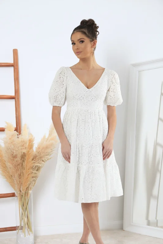 "Trendy casual dresses for women to wear at the beach"Double Second White Tiered Broderie Dress "Trendy casual dresses for women to wear at the beach"Double Second White Tiered Broderie Dress