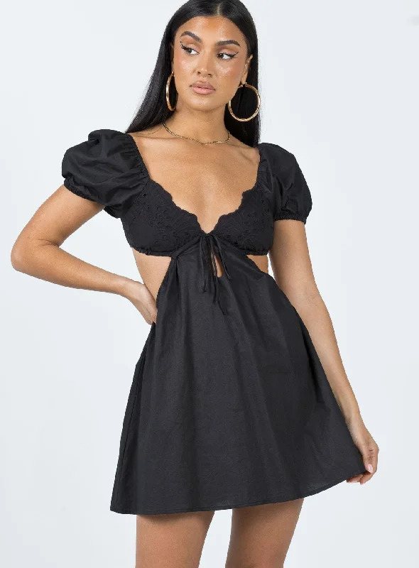 "Sleeveless dresses for women during hot summer days"Elizer Mini Dress Black