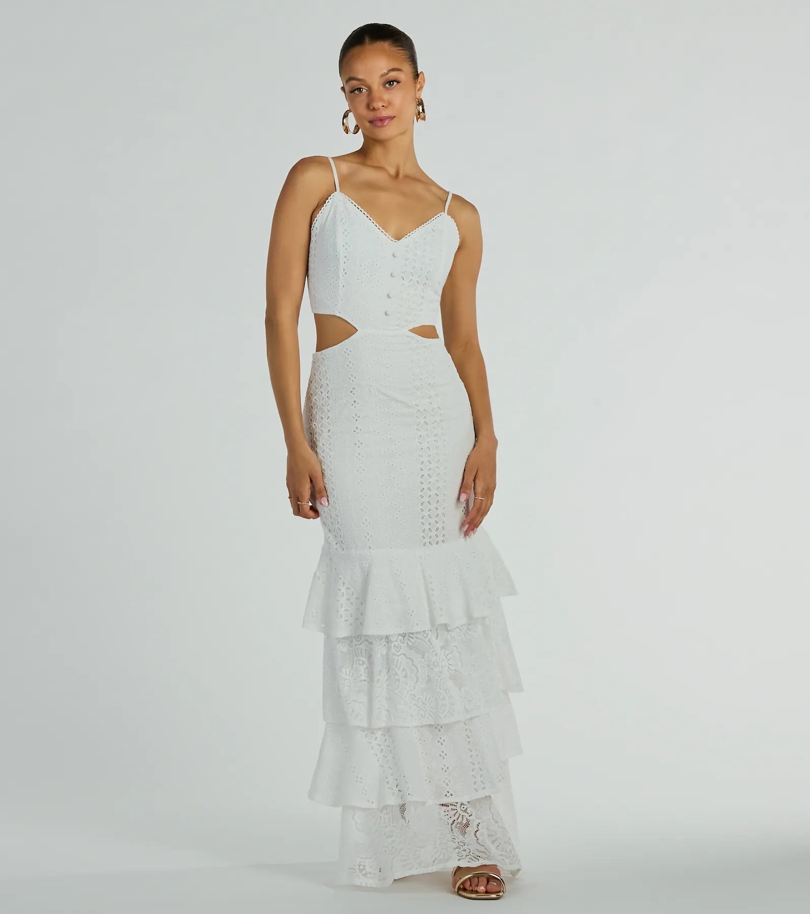"Floral print dresses for women for a feminine look"Free Flowing Cutie V-Neck Ruffle Eyelet Maxi Dress "Floral print dresses for women for a feminine look"Free Flowing Cutie V-Neck Ruffle Eyelet Maxi Dress