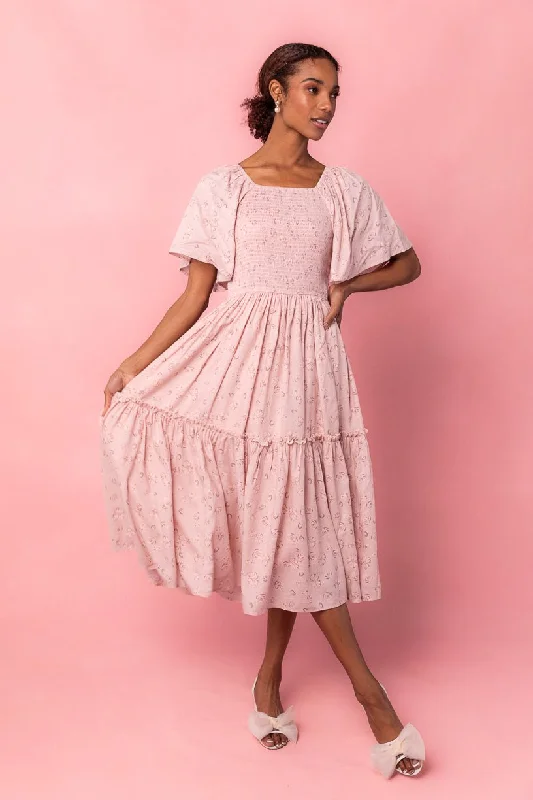 "Pleated dresses for women with a graceful movement"Lennon Dress in Dusty Pink - FINAL SALE "Pleated dresses for women with a graceful movement"Lennon Dress in Dusty Pink - FINAL SALE