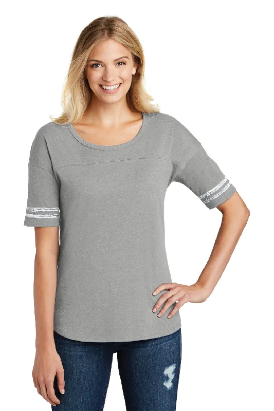 Women's T - shirt with a flapped pocket and a zip - up closureDistrict Womens Scorecard Short Sleeve Crewneck T-Shirt - Heather Nickel Grey/White - Closeout