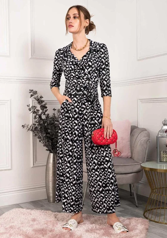 "Pleated dresses for women with a graceful movement"Jolie Moi Melissa Printed Jumpsuit, Black & White